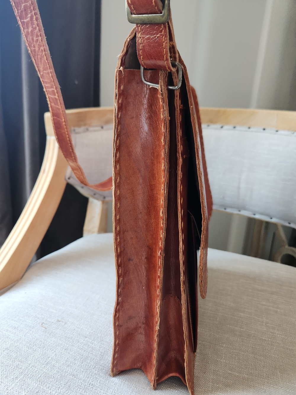 Artisan Vintage Leather Bag in Cognac - Picture 7 of 8